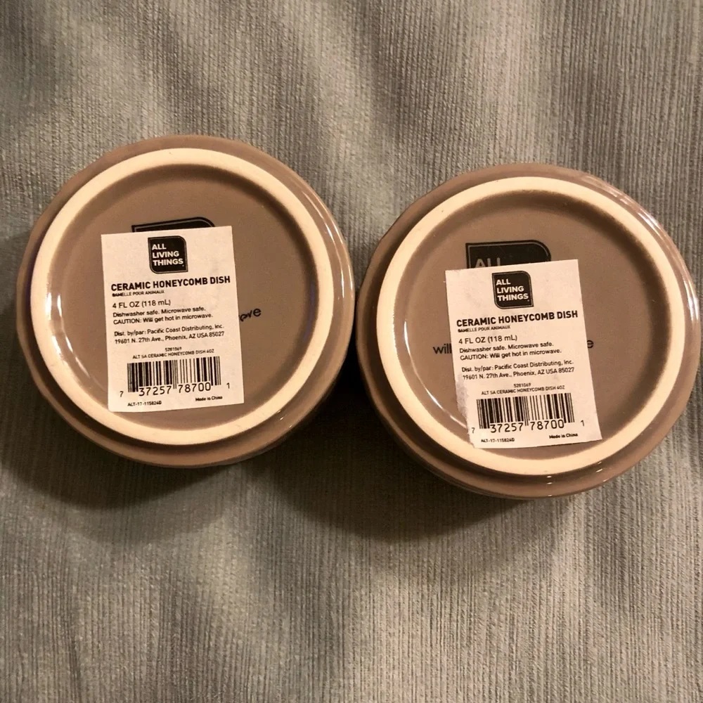 2 Ceramic Food Dishes for Small Animals